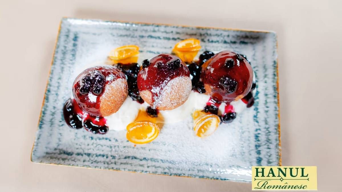 Papanasi cu Smantana si Dulceata